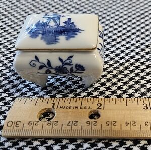 Crown Tiny China Trinket Box With Lid In Blue And White China